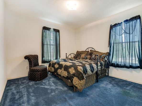 716  Kristi Lane , Cedar Hill Texas 75104