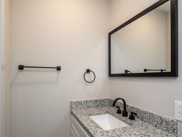 138 W Louisiana Avenue , Dallas Texas 75224