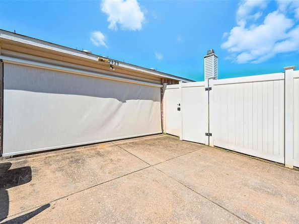2828  Amber Waves Lane , Lancaster Texas 75134