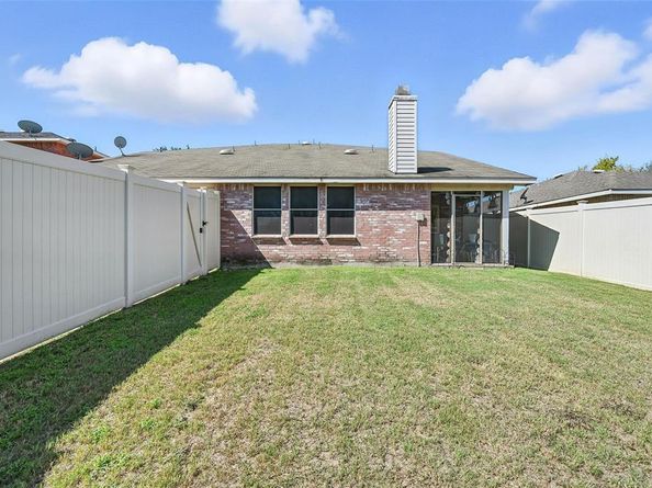 2828  Amber Waves Lane , Lancaster Texas 75134
