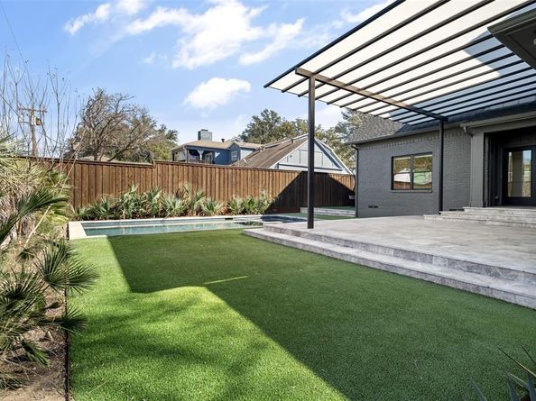 6933  Wabash Circle , Dallas Texas 75214
