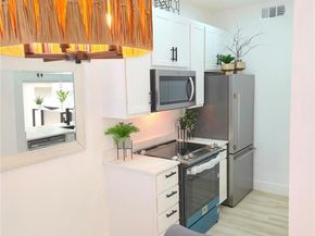 7126  Holly Hill Drive  311, Dallas Texas 75231