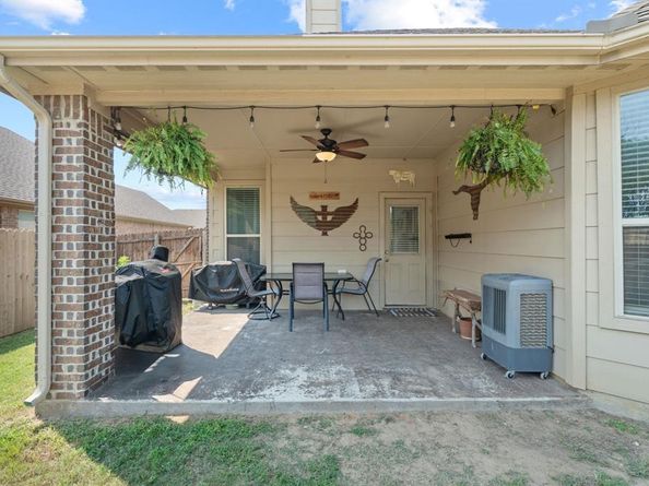 574  Balboa Trail , Azle Texas 76020