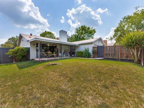 8633  Baumgarten Drive , Dallas Texas 75228