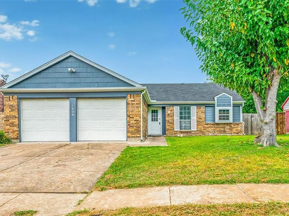 1609  Country Lane , Arlington Texas 76018