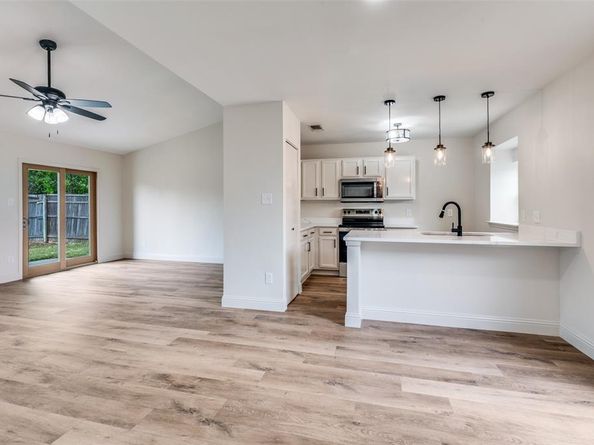 1609  Country Lane , Arlington Texas 76018