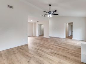 1609  Country Lane , Arlington Texas 76018