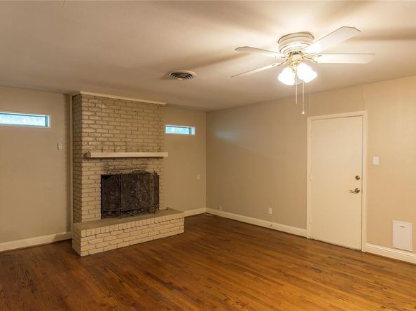 3211  Lockmoor Lane , Dallas Texas 75220