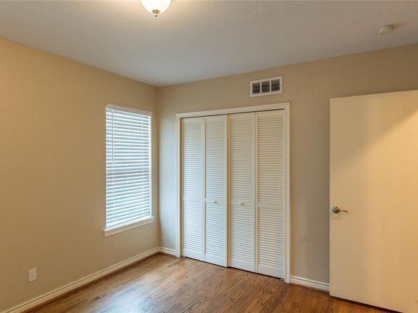 3211  Lockmoor Lane , Dallas Texas 75220