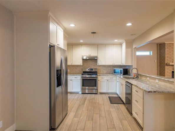 3211  Lockmoor Lane , Dallas Texas 75220