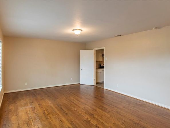 3211  Lockmoor Lane , Dallas Texas 75220