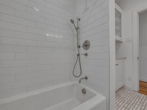1531  Cedar Hill Avenue , Dallas Texas 75208