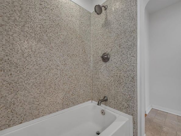1531  Cedar Hill Avenue , Dallas Texas 75208