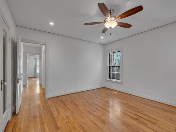 1531  Cedar Hill Avenue , Dallas Texas 75208