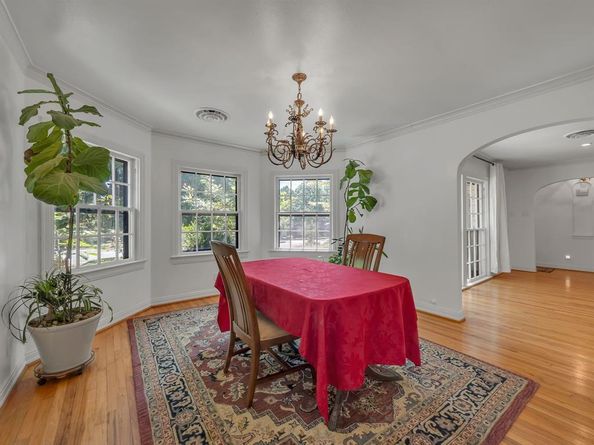 1531  Cedar Hill Avenue , Dallas Texas 75208