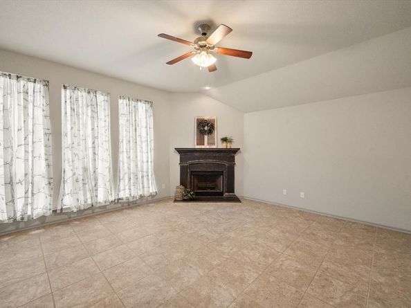 1046  Cydnie Street , Kennedale Texas 76060