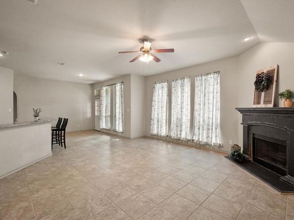 1046  Cydnie Street , Kennedale Texas 76060