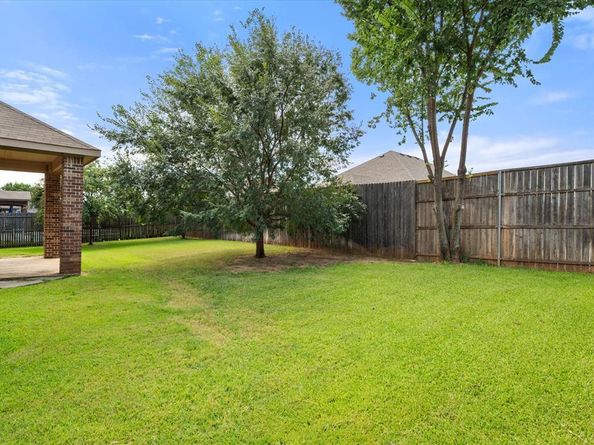 1046  Cydnie Street , Kennedale Texas 76060