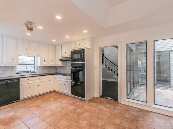 4346  Macarthur Avenue , Highland Park Texas 75209
