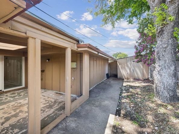 7641  Dentcrest Drive , Dallas Texas 75254
