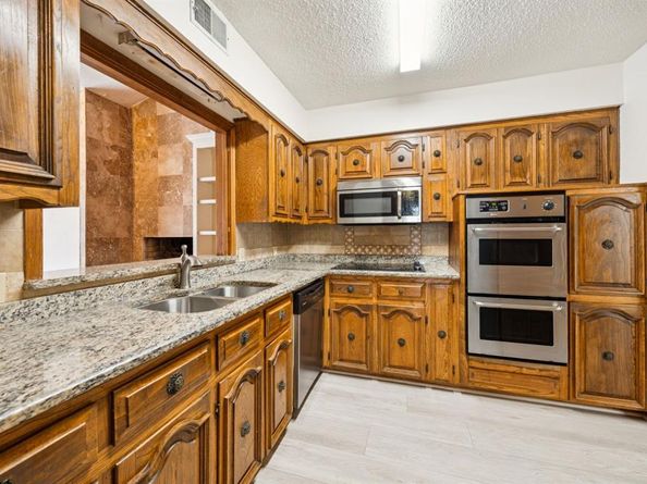 7641  Dentcrest Drive , Dallas Texas 75254