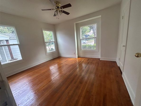 4020  Locke Avenue , Fort Worth Texas 76107
