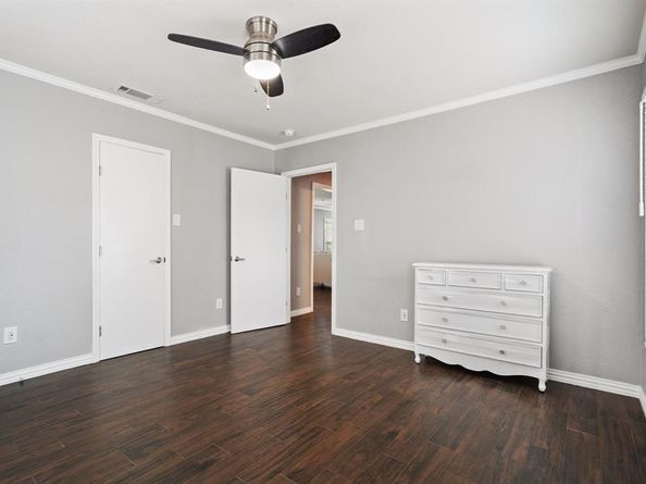 2617  Benbrook Boulevard , Fort Worth Texas 76109