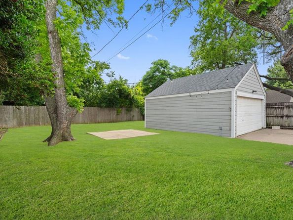 2617  Benbrook Boulevard , Fort Worth Texas 76109