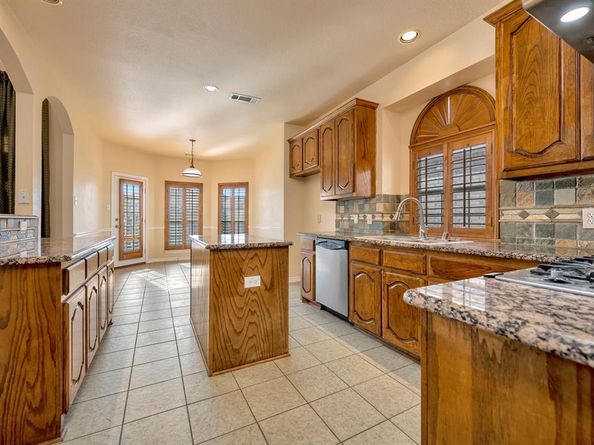 2727  Gillespie Court , Grand Prairie Texas 75052