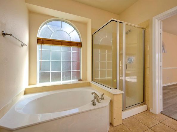 2727  Gillespie Court , Grand Prairie Texas 75052