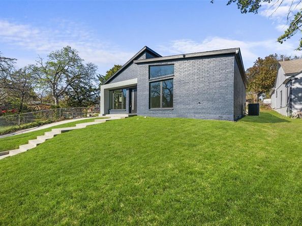 1203  Forester Drive , Dallas Texas 75216