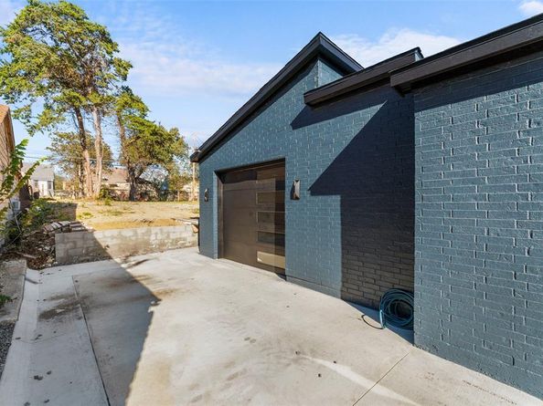 1203  Forester Drive , Dallas Texas 75216