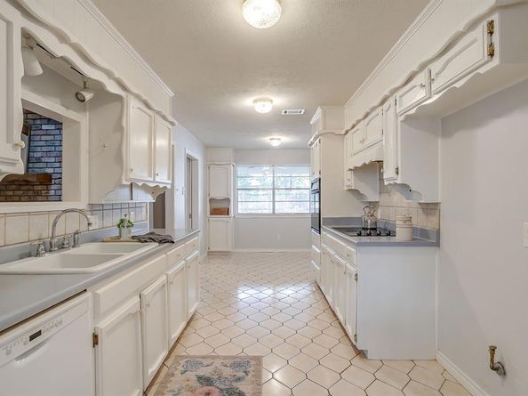 3704  Ashford Avenue , Fort Worth Texas 76133