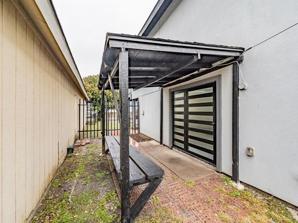 10332  Tamworth Drive , Dallas Texas 75217