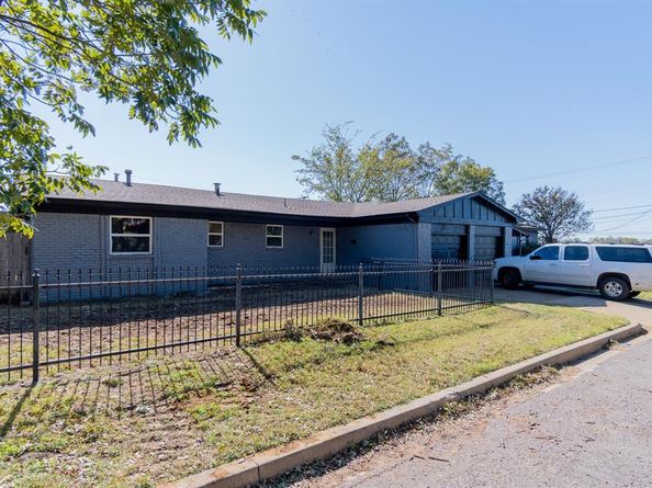 4200  Kenwood Court , Fort Worth Texas 76103