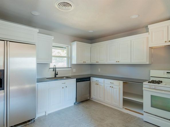 4200  Kenwood Court , Fort Worth Texas 76103