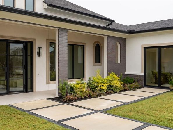 5615  Lobello Drive , Dallas Texas 75229