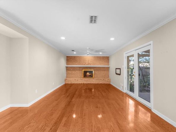 6112  Waco Way , Fort Worth Texas 76133