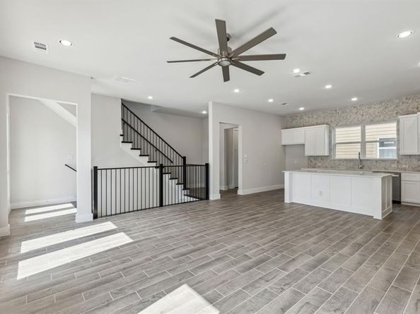 2644  Carmelita Street , Dallas Texas 75212