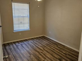 1732  Crest Point Drive , Arlington Texas 76012