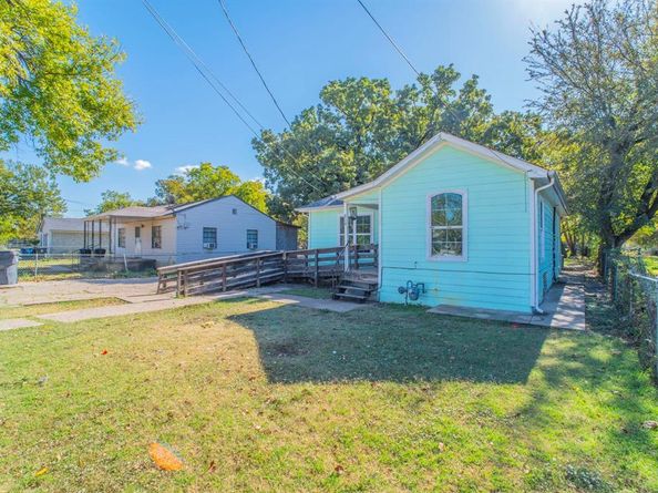 3110  Canada Drive , Dallas Texas 75212