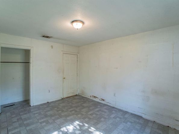 3110  Canada Drive , Dallas Texas 75212