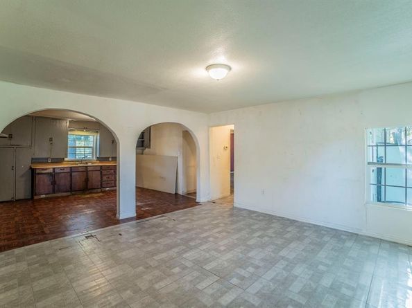 3110  Canada Drive , Dallas Texas 75212