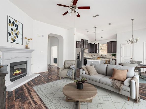 1313  Isabella Lane , Savannah Texas 76227