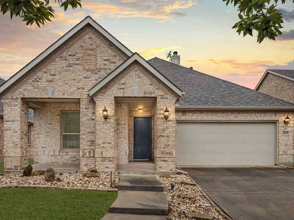 1313  Isabella Lane , Savannah Texas 76227