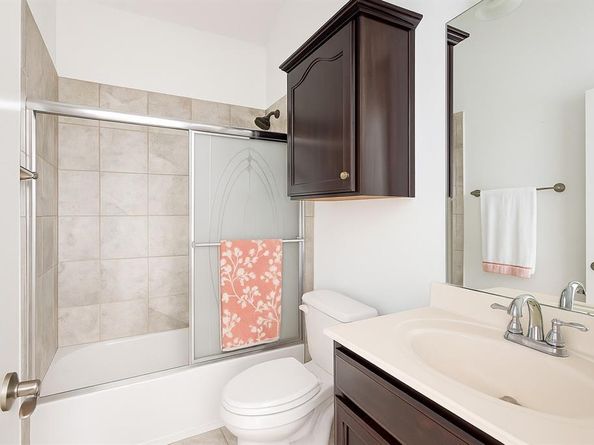 1313  Isabella Lane , Savannah Texas 76227