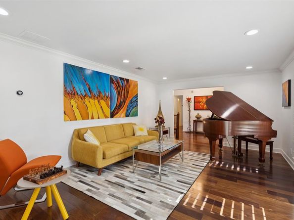 7537  Royal Place , Dallas Texas 75230