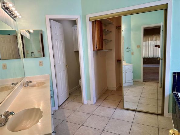 2112  Carriage Hill , Denton Texas 76207