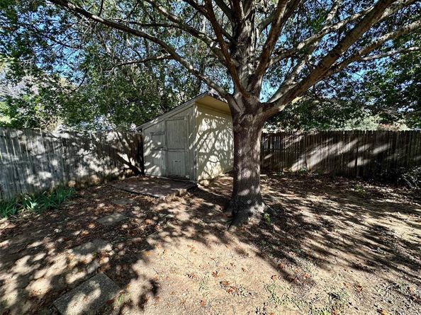 2112  Carriage Hill , Denton Texas 76207