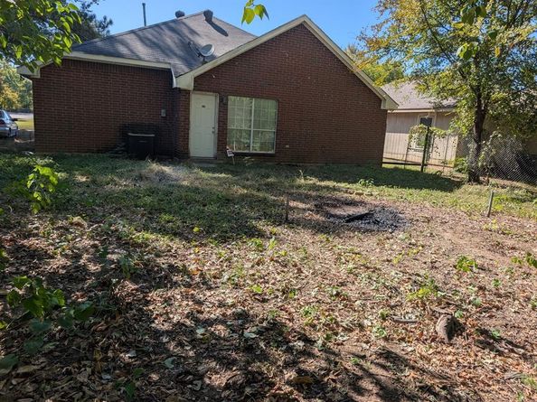 4918 S Harwood Street , Dallas Texas 75215